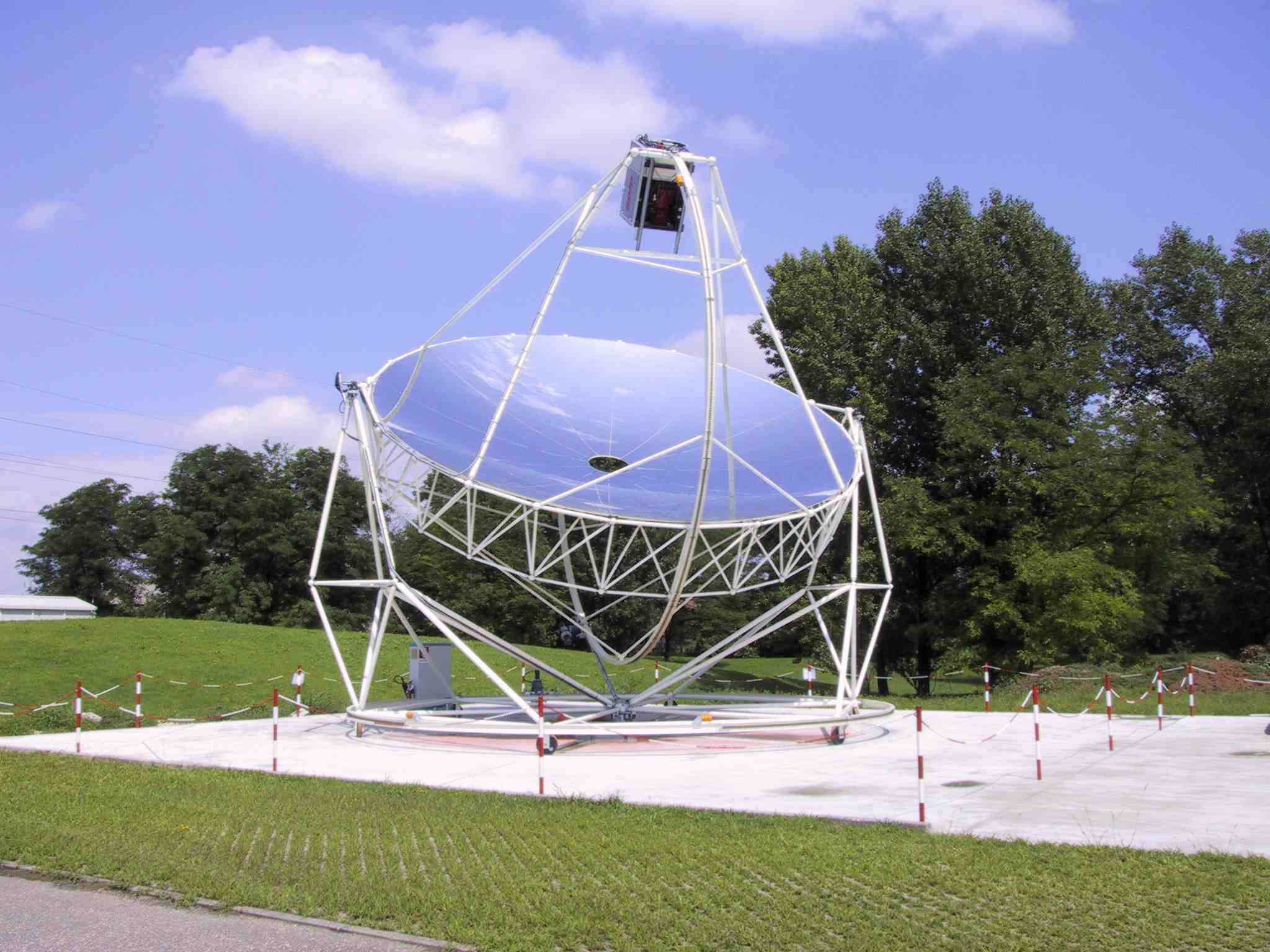 Concentratore solare parabolico lente Fresnel concentratore solare - Cina  Collettore solare parabolico CSP, concentratore solare lente Fresnel